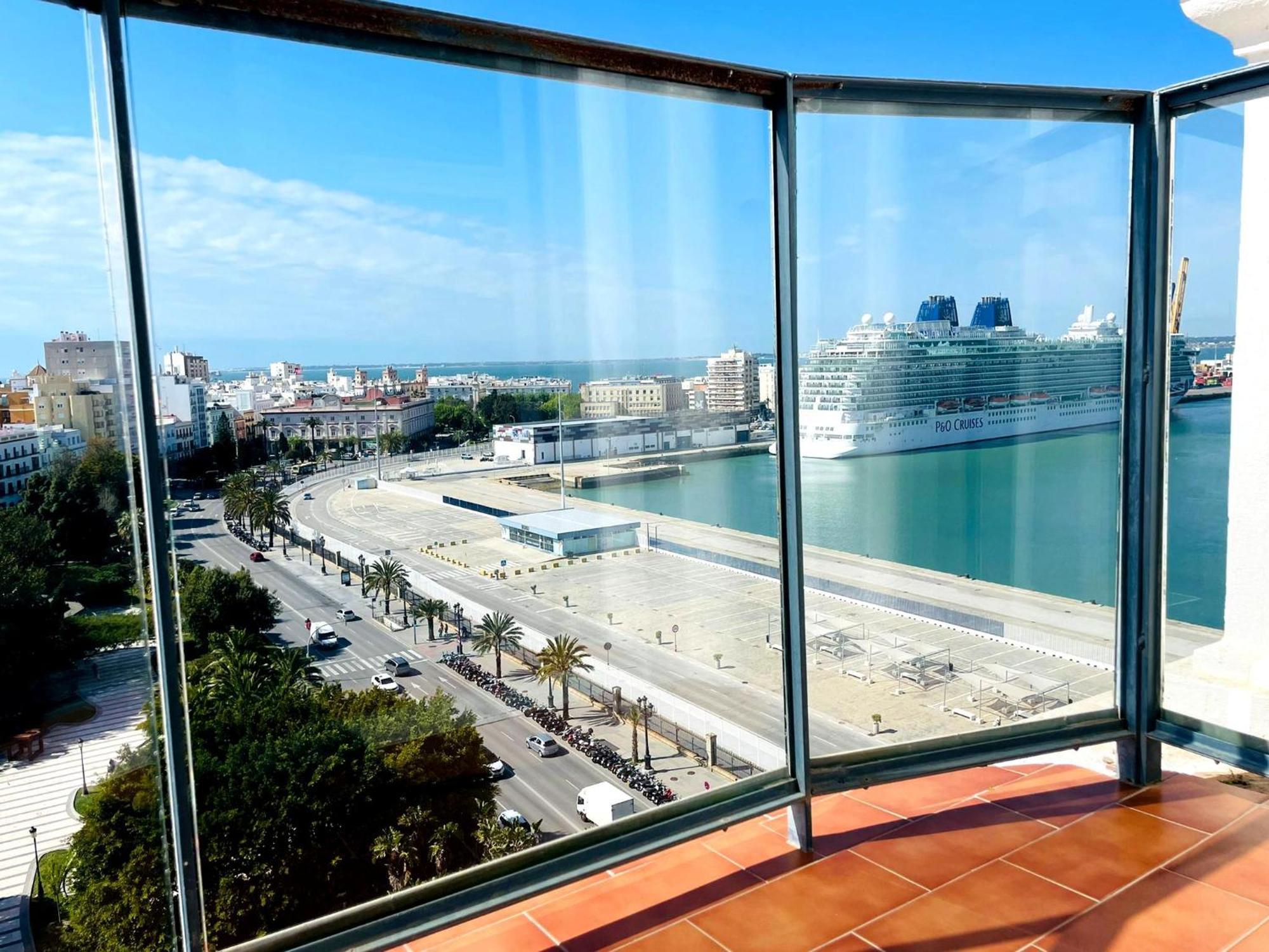 Апартаменты Skyline - Penthouse With 50M2 Private Terrace And Stunning Views Кадис Экстерьер фото